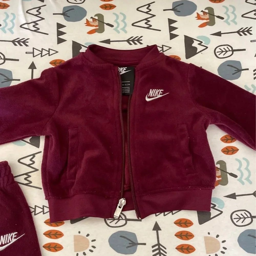 Nike infant sweatsuit - Picture 4 of 4